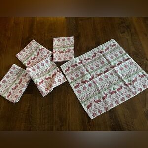 Christmas napkins Harman brand 18 1/2 by 16 1/2 (5)